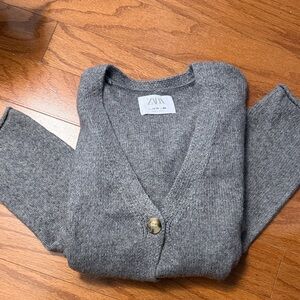 Zara Women's Gray Cardigan Sweater